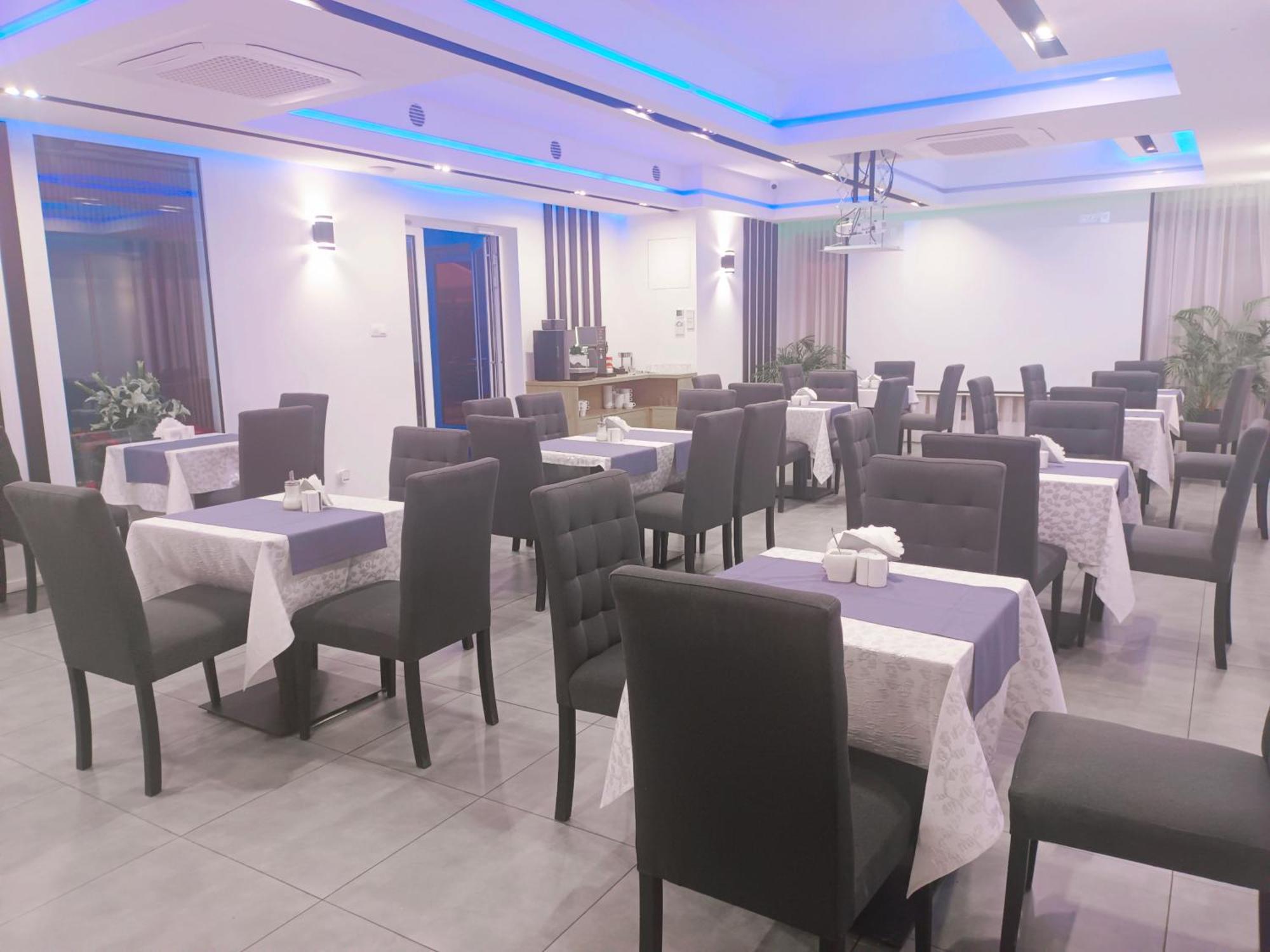 Hotelik & Restauracja Amber Raszyn Dış mekan fotoğraf