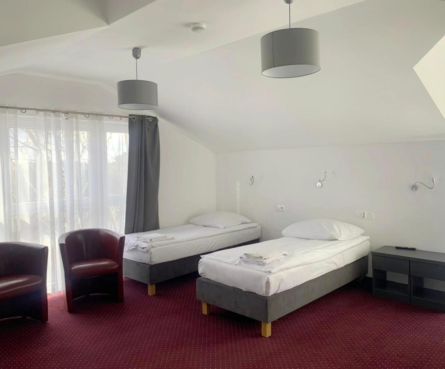 Hotelik & Restauracja Amber Raszyn Dış mekan fotoğraf